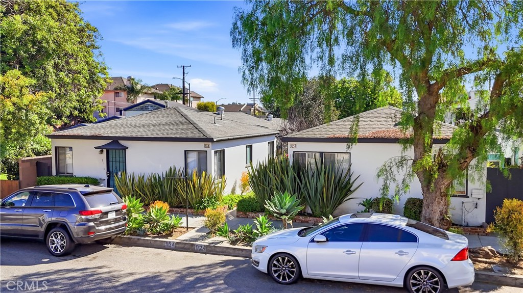 924 Termino Avenue