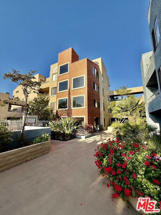 550 Orange Avenue 337