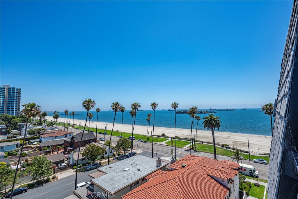 2601 E Ocean 807