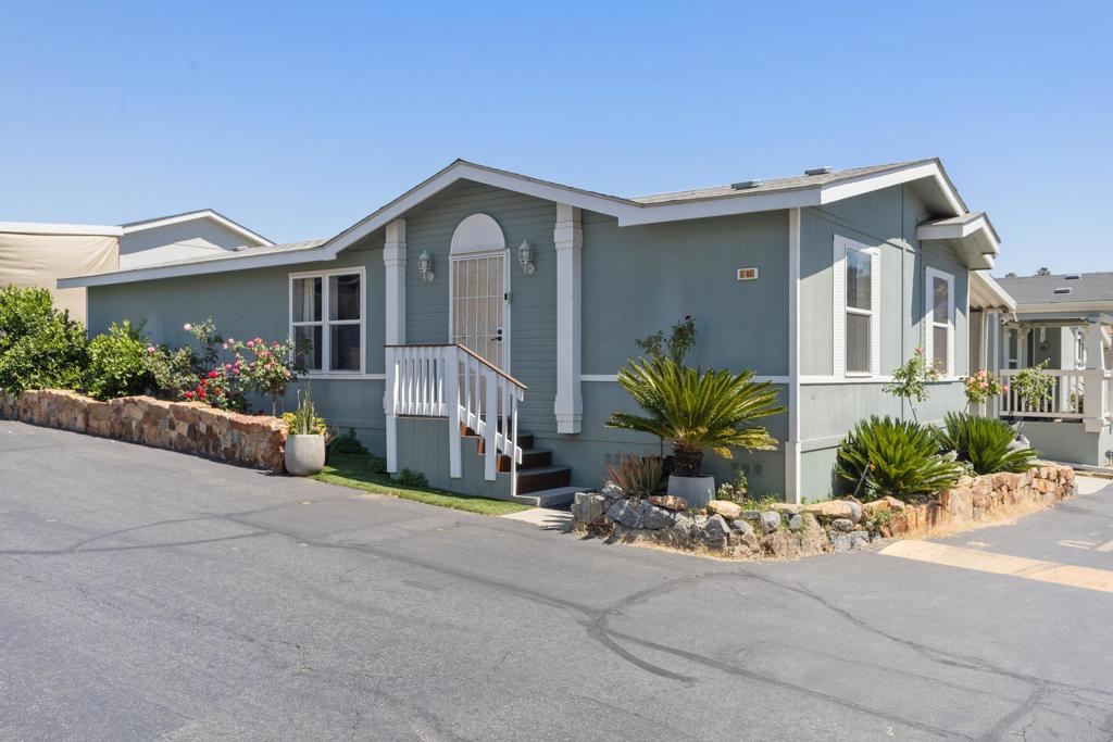 3909 Reche Road 04
