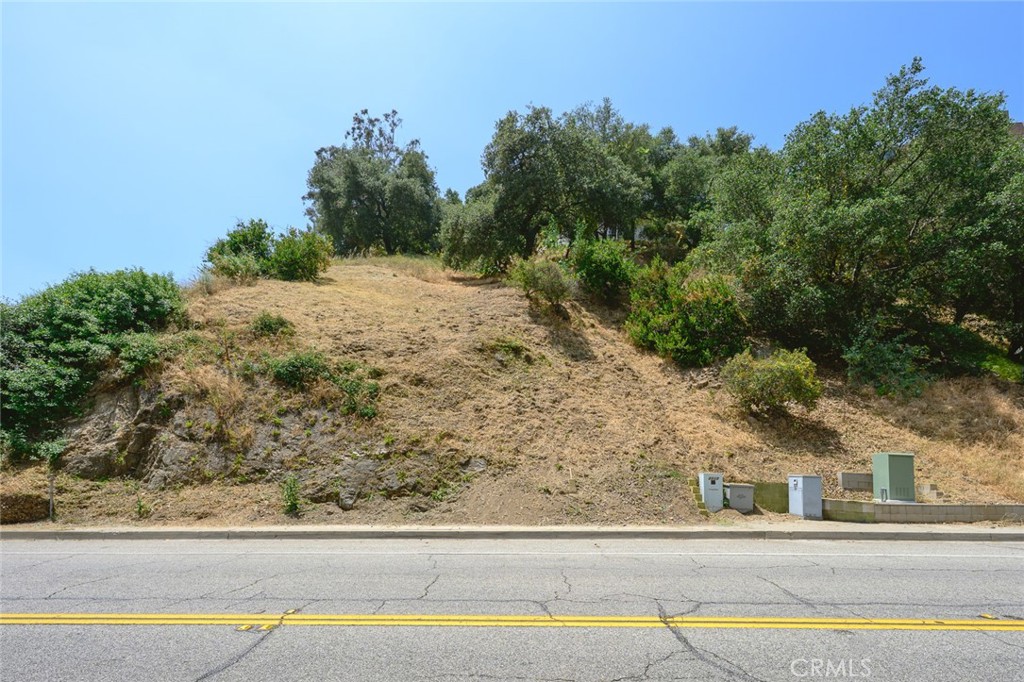 2589 E Chevy Chase Drive