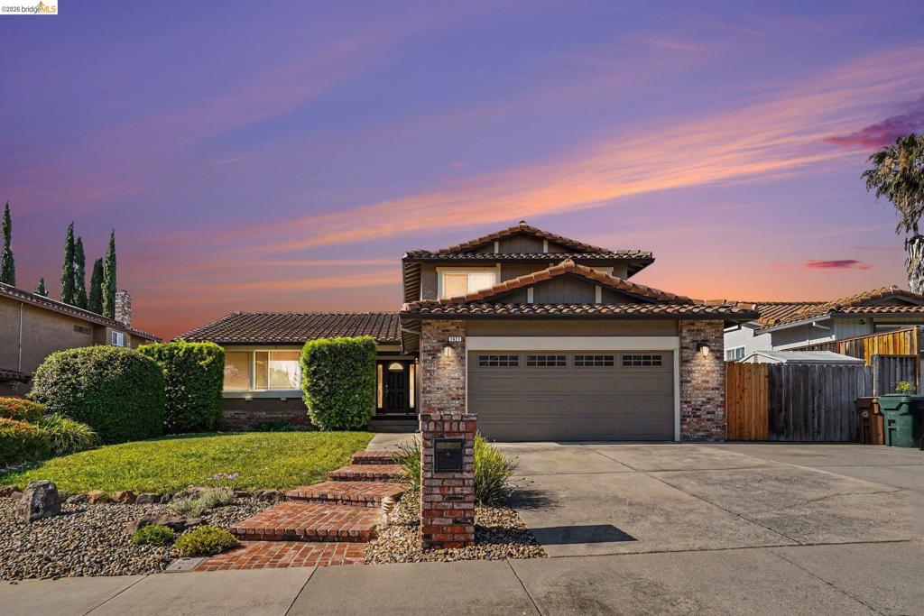 1627 Geyser Cir