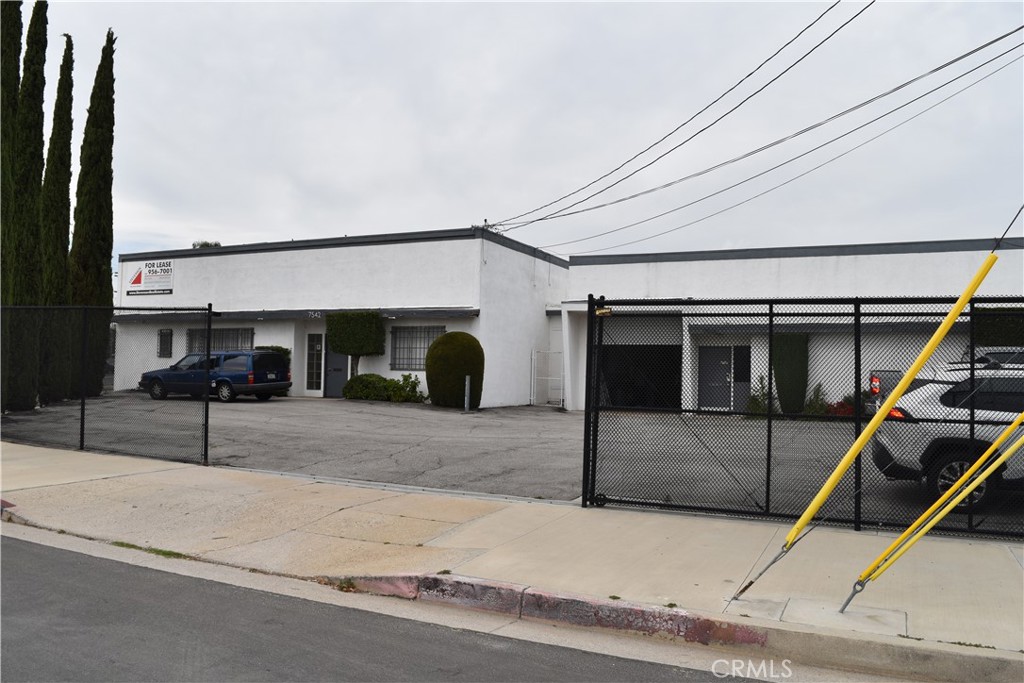 7542 San Fernando Road