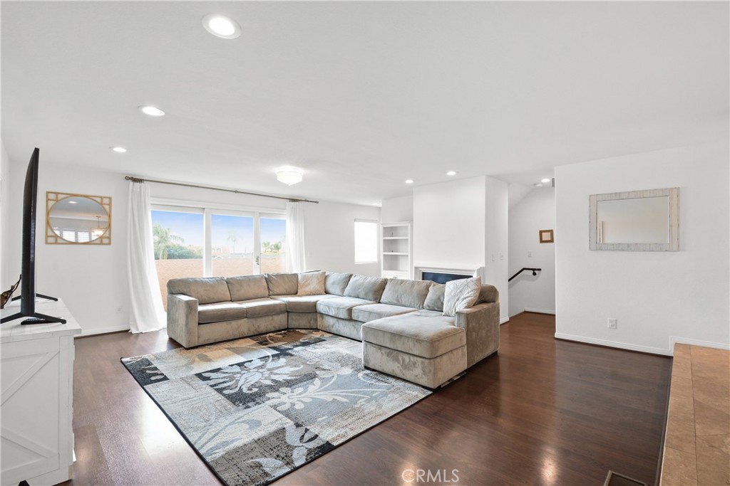 1158 W 11th Street J