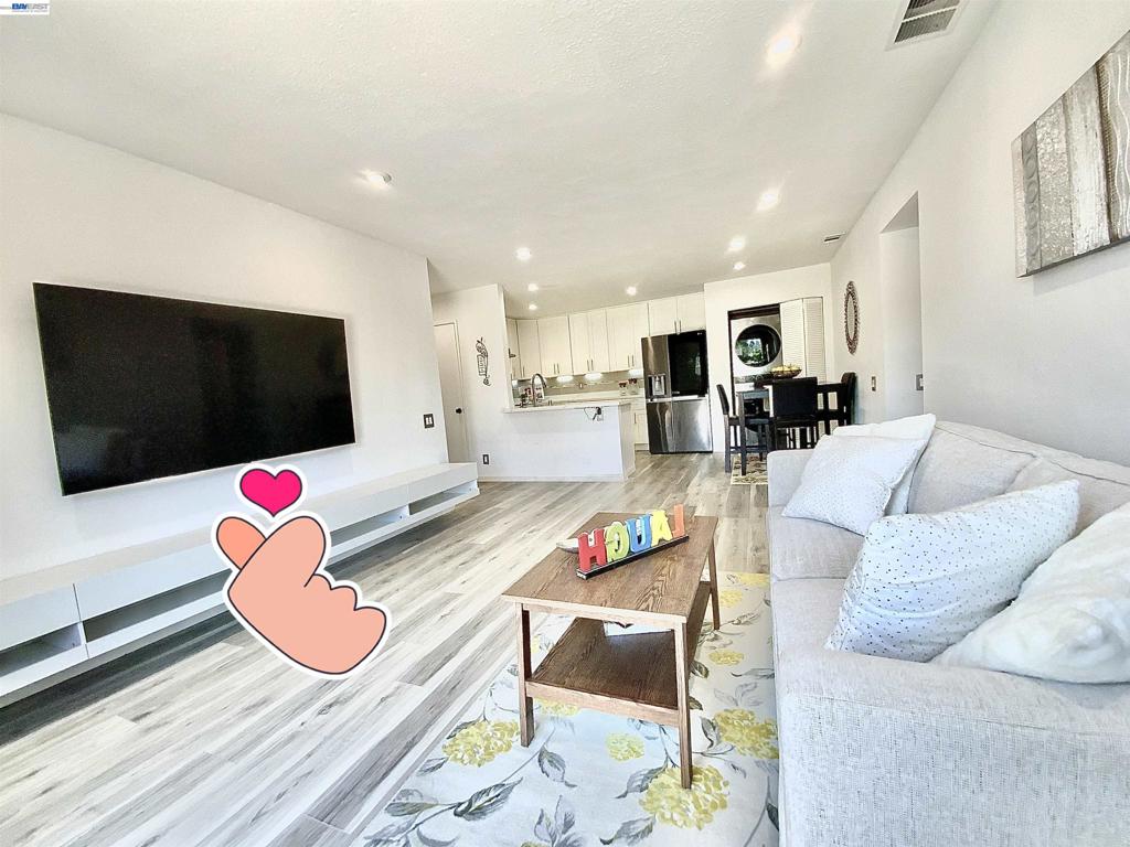 277 Hackamore Cmn