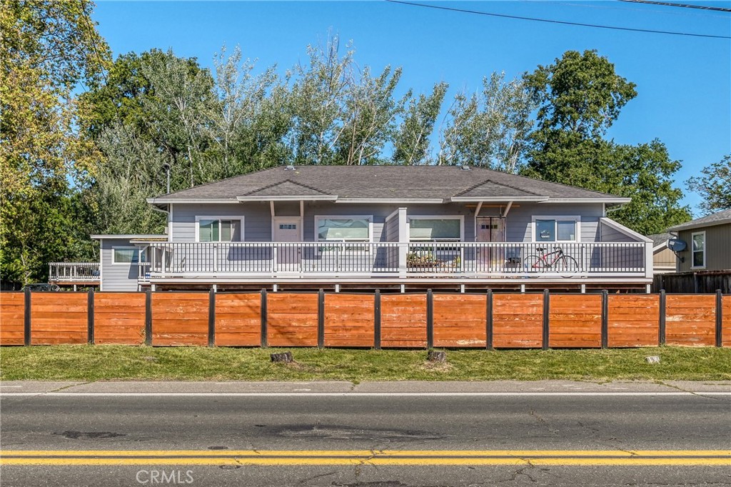 3143 Lakeshore