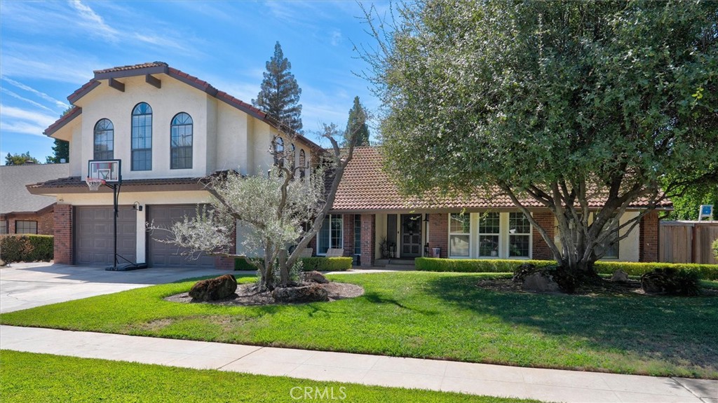 805 E Kelso