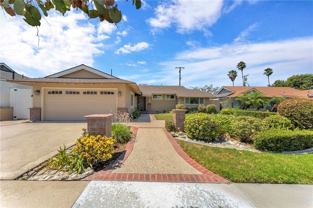 12211 Groveland