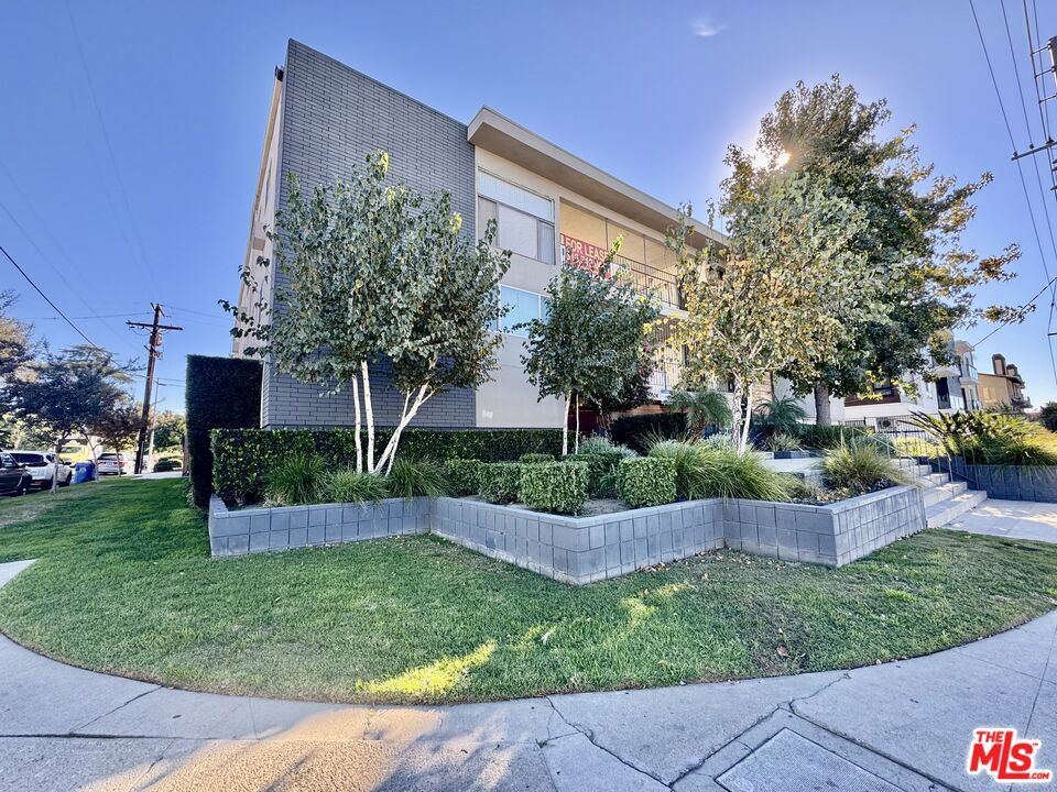 7524 Sepulveda Boulevard 207