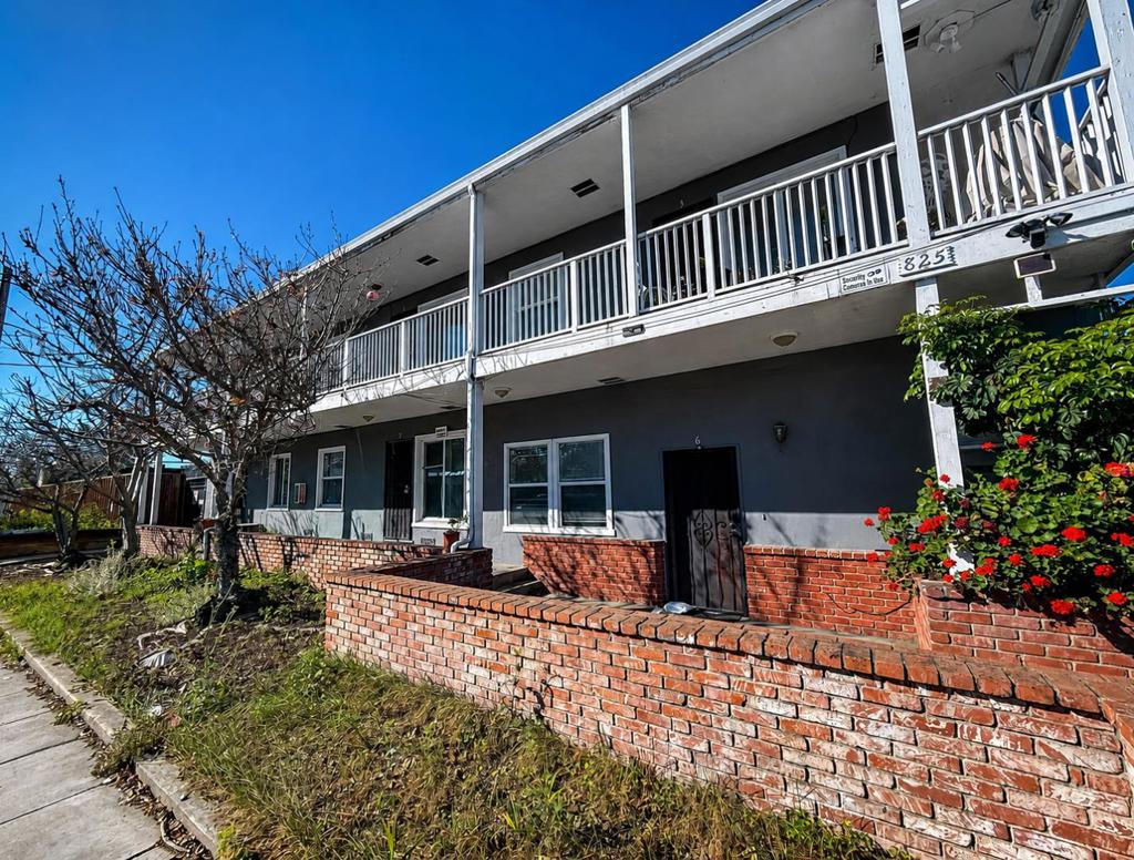 825 San Leandro Boulevard