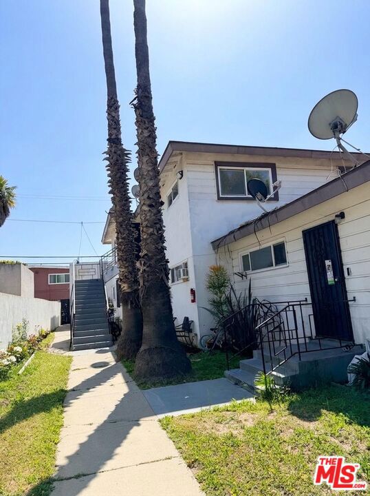 10218 Darby Avenue 3
