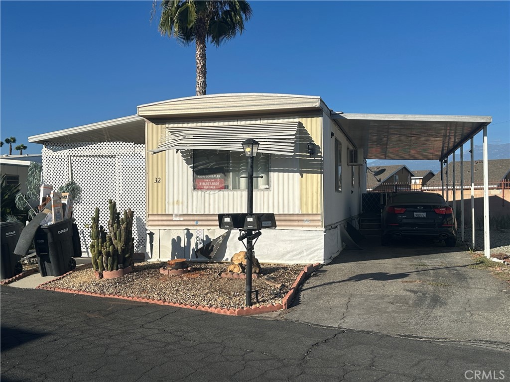 332 N LYON AVENUE 32