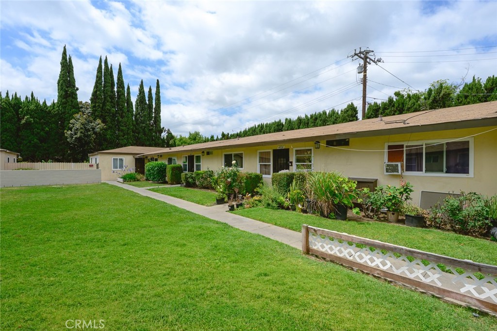 4032 W Valencia Drive
