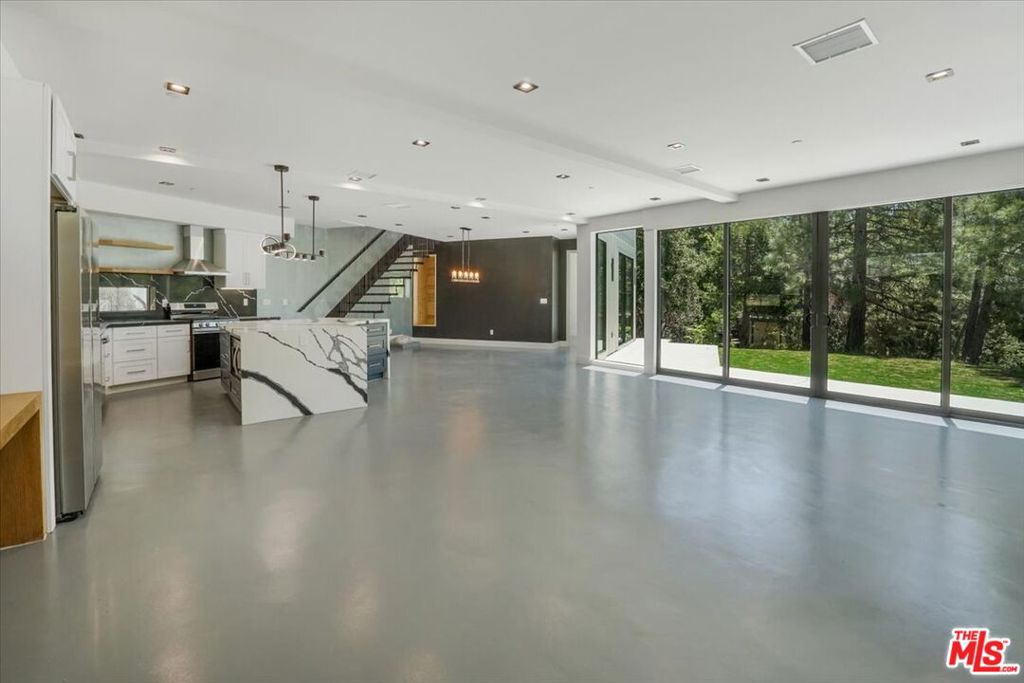 1021 Teakwood Drive