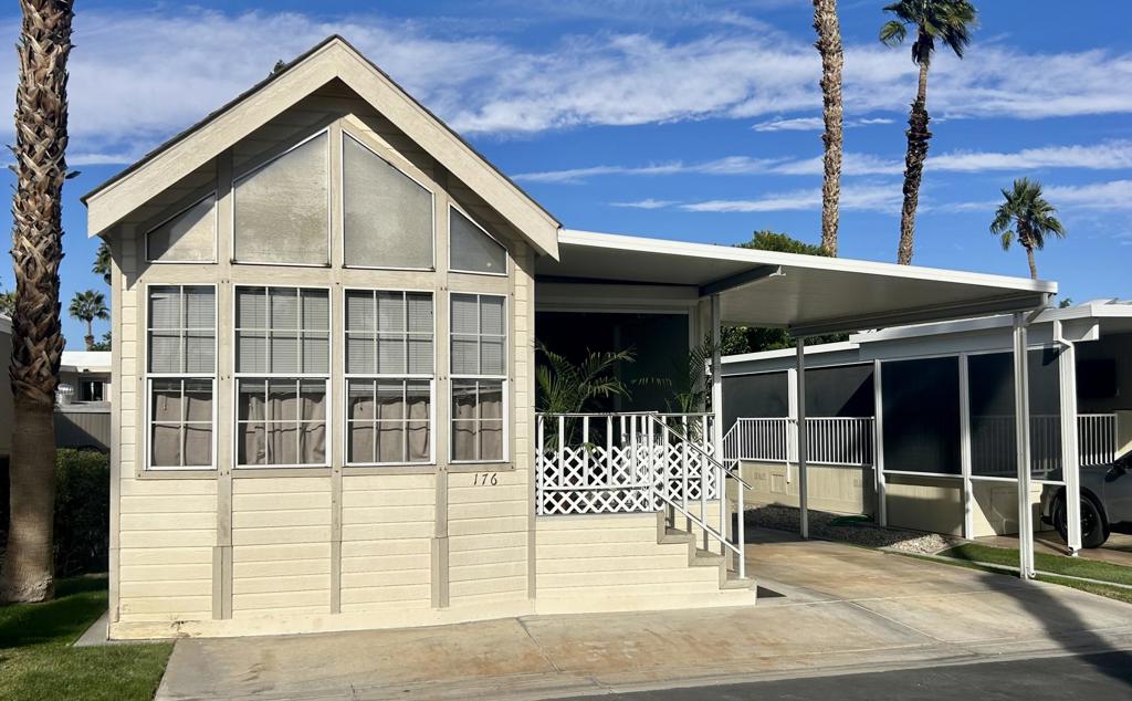 84136 Avenue 44 176