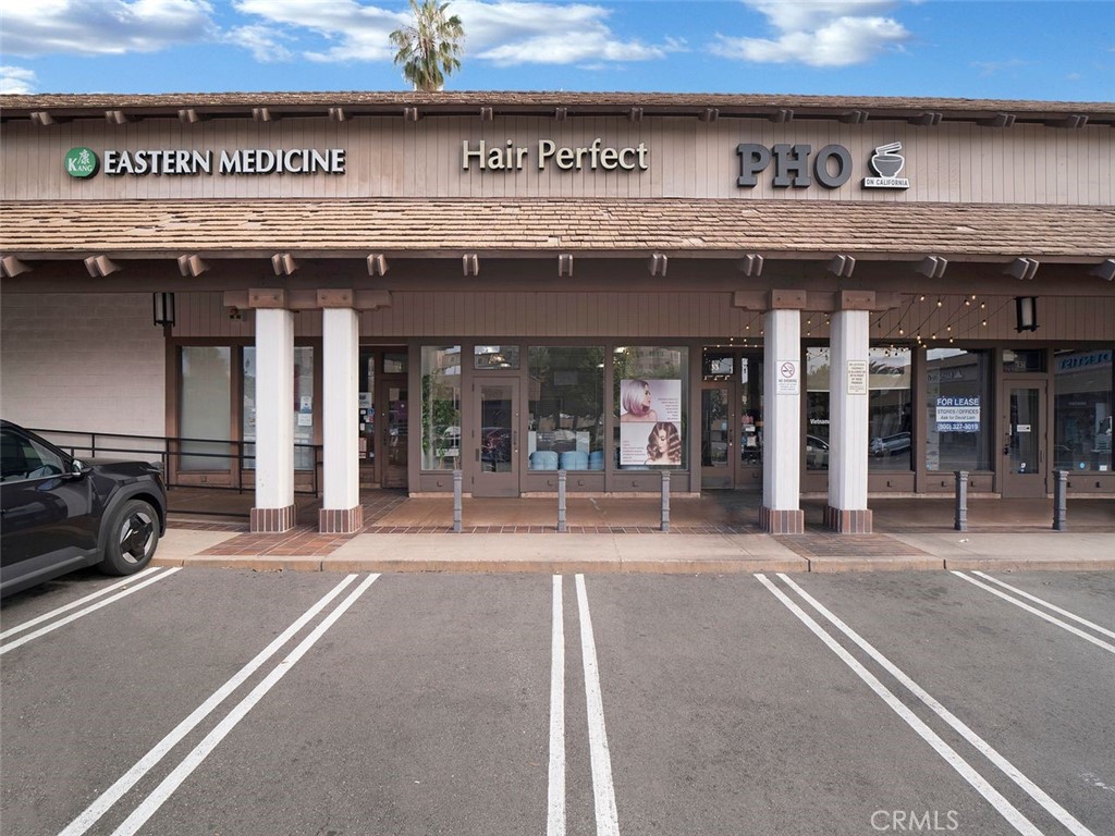 135 W California Boulevard
