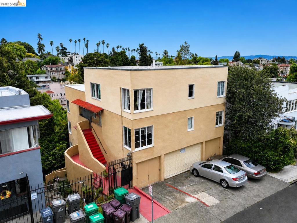 33 E Home Place