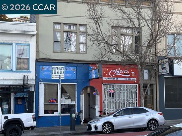 3265 Mission St