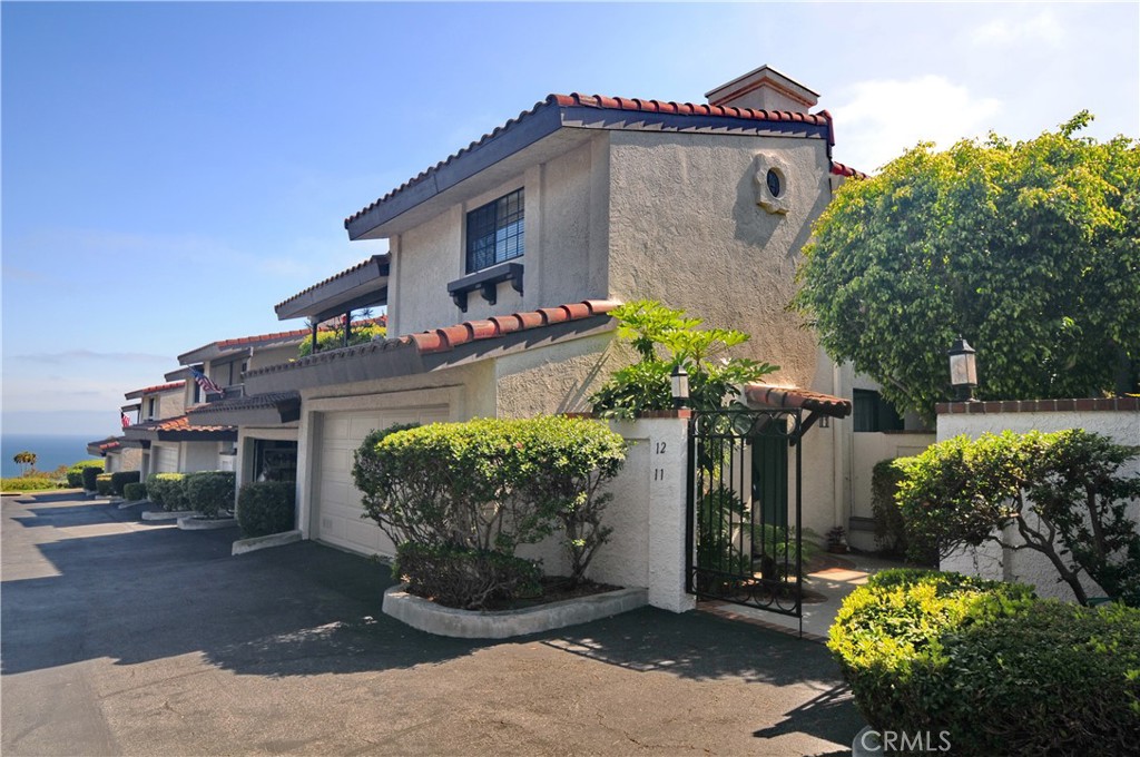 2209 W 25th 12