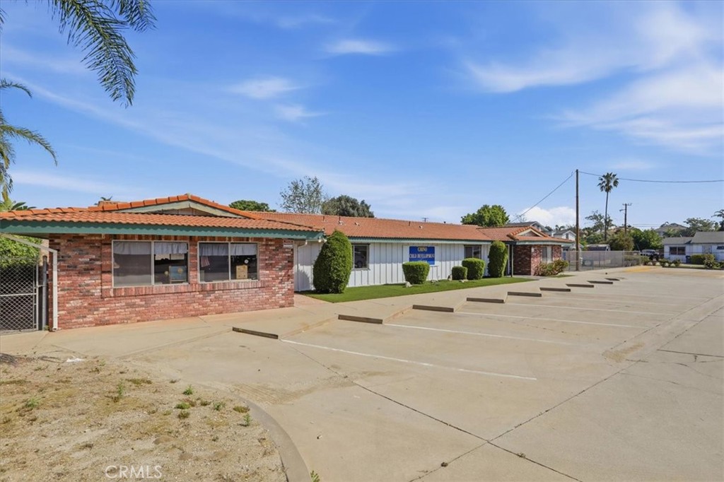 4266 Walnut