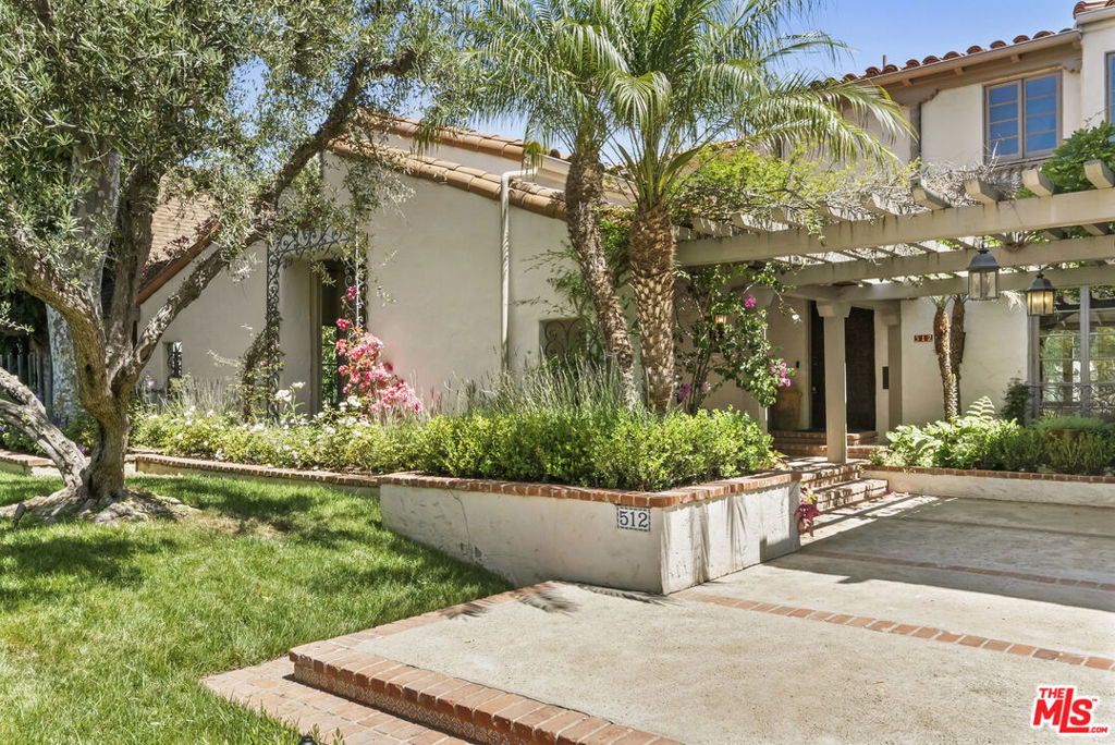 512 N Palm Drive