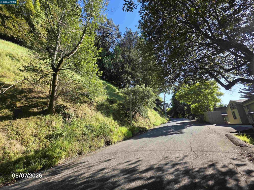 6386 Longcroft Dr