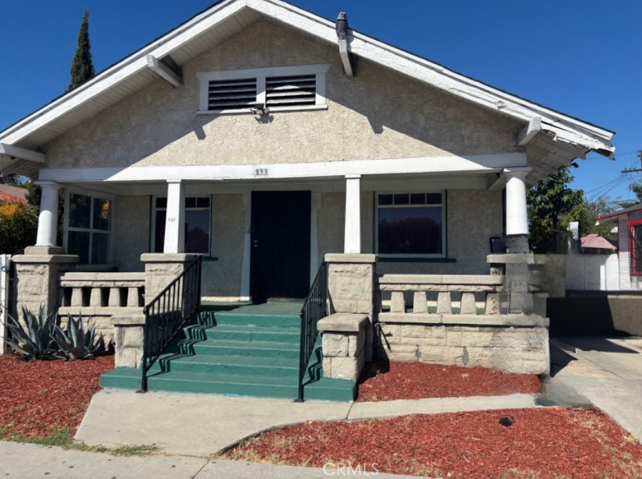 837 W Gage Avenue