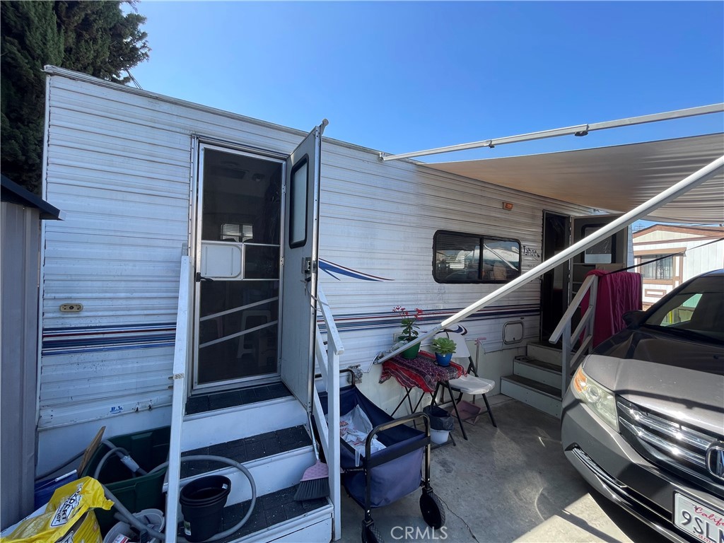 17444 LAKEWOOD Boulevard 15