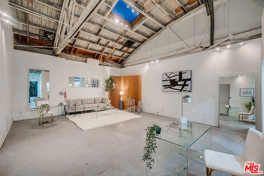 2330 S Broadway 101B