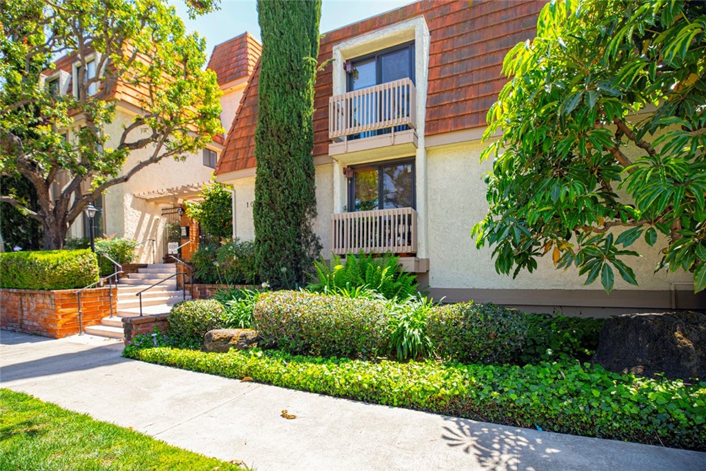 10470 Riverside 102