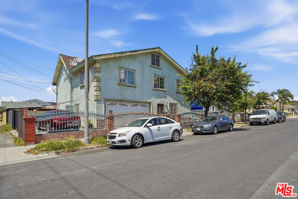 856 E 22nd Street