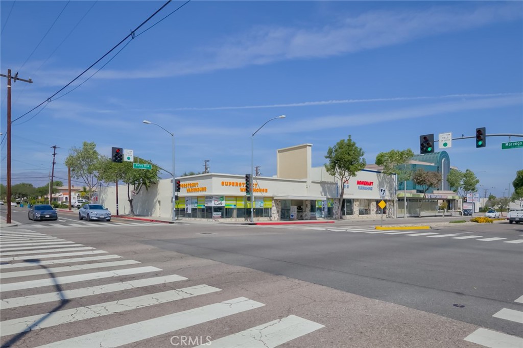 1673 W Valley