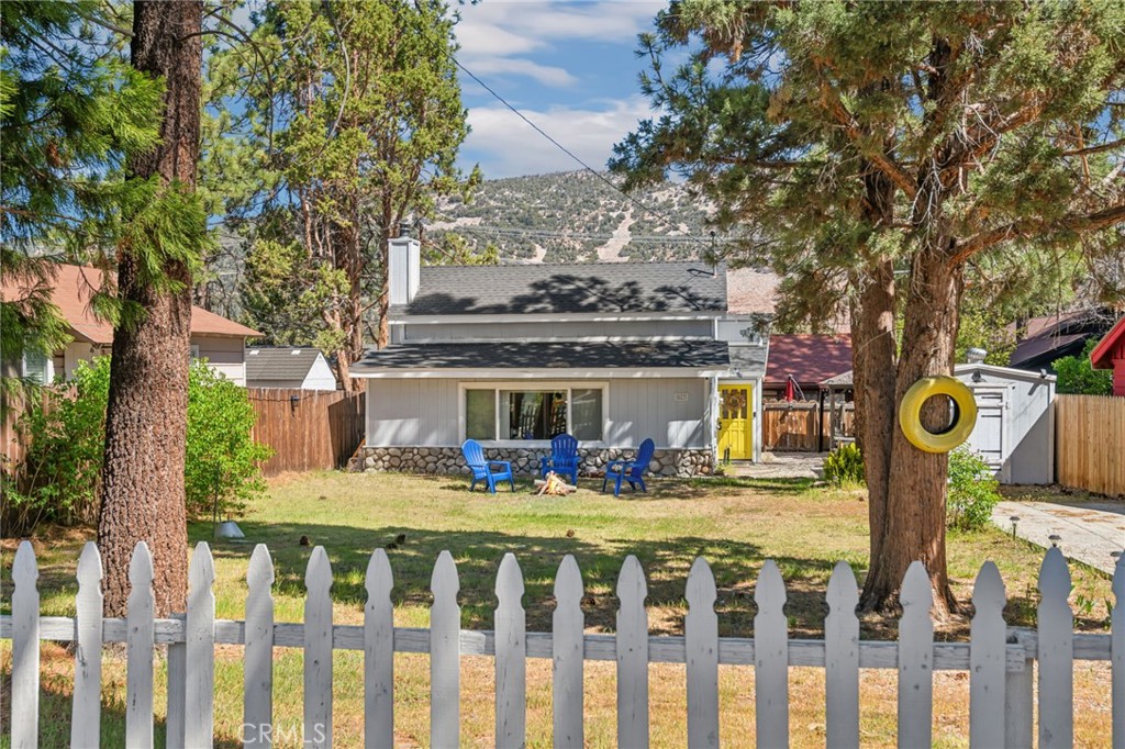 513 E Meadow Lane