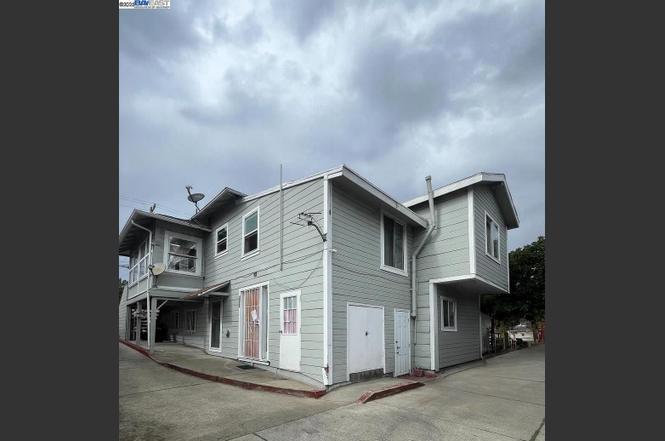 2158 High Street