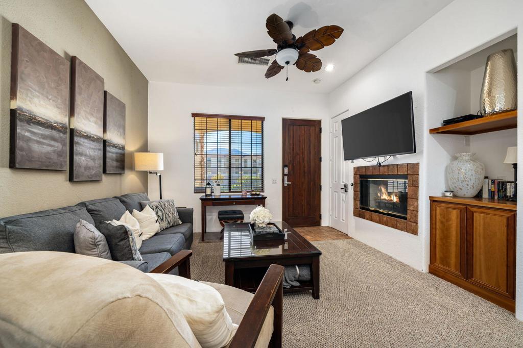 50630 Santa Rosa Plaza 8