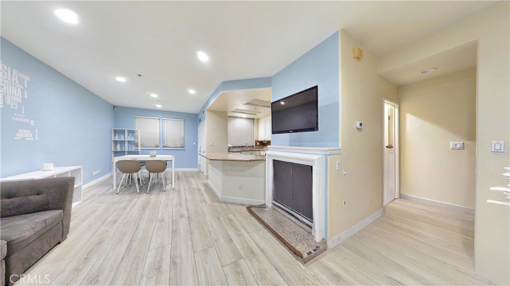 332 W Summerfield