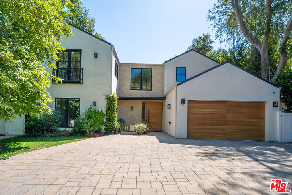 5266 Vanalden Avenue