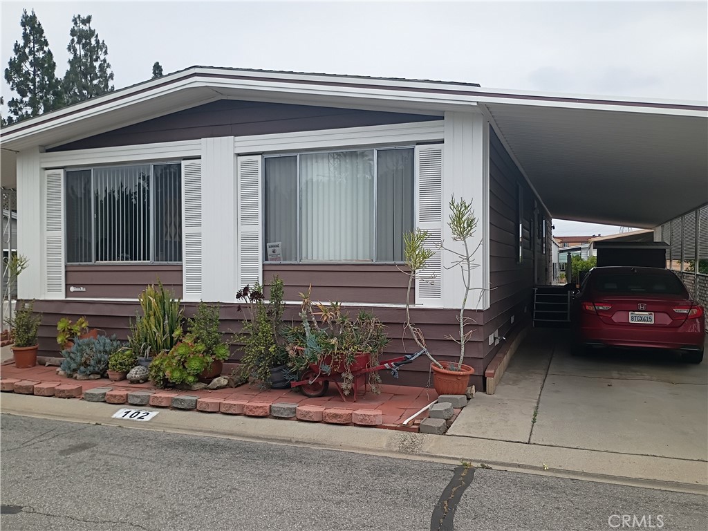 8509 Beverly Boulevard 102