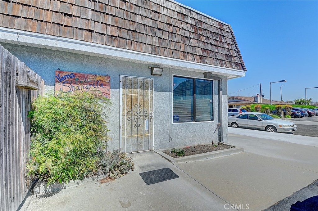 2715 E 56th Street