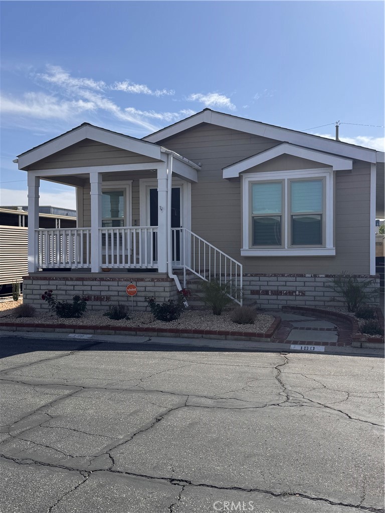 2205 W Acacia 190