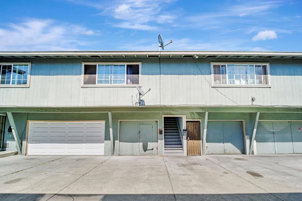 188 SUNSET Boulevard