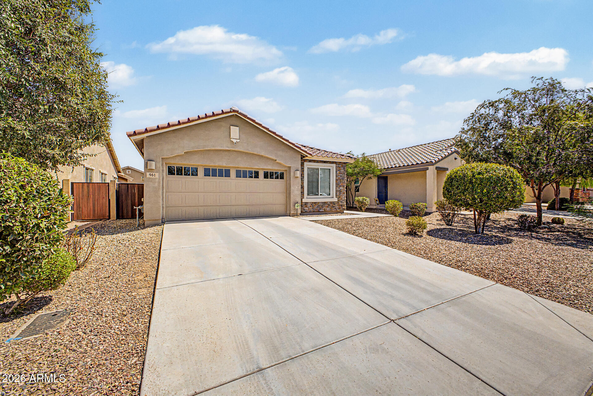 961 W CAPULIN Trail, San Tan Valley, AZ 85140