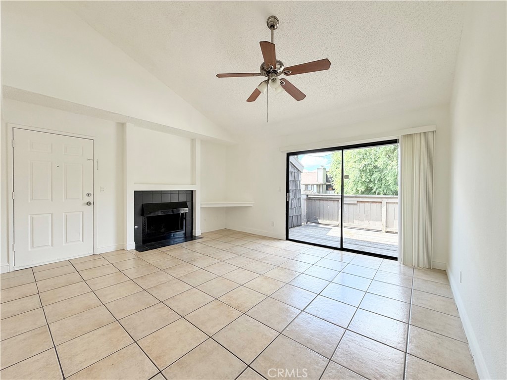 1190 S Winery Avenue 289