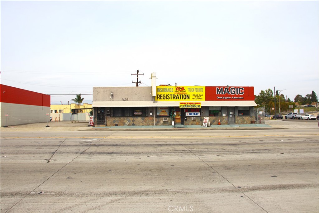 4615 E Washington