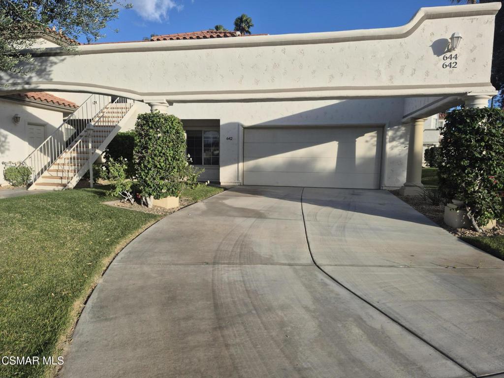 642 Vista Lago Circle N