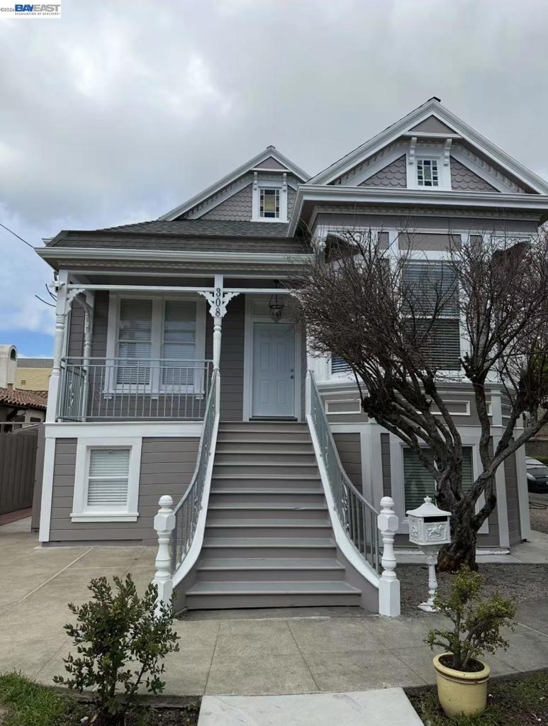 308 W Joaquin Ave