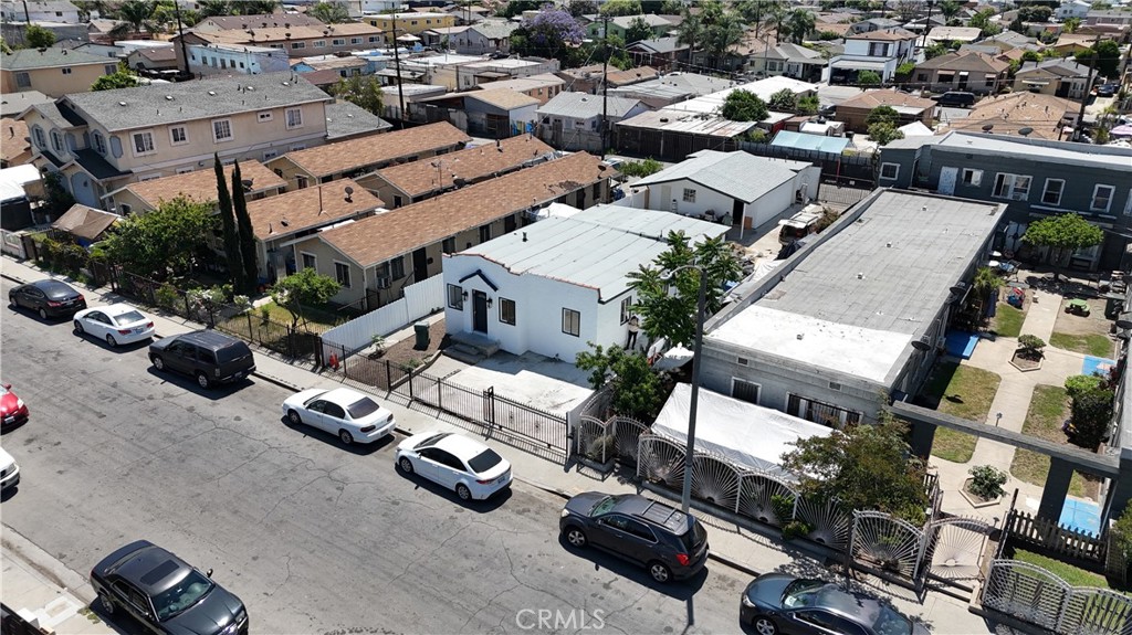 1124 E 76th Place