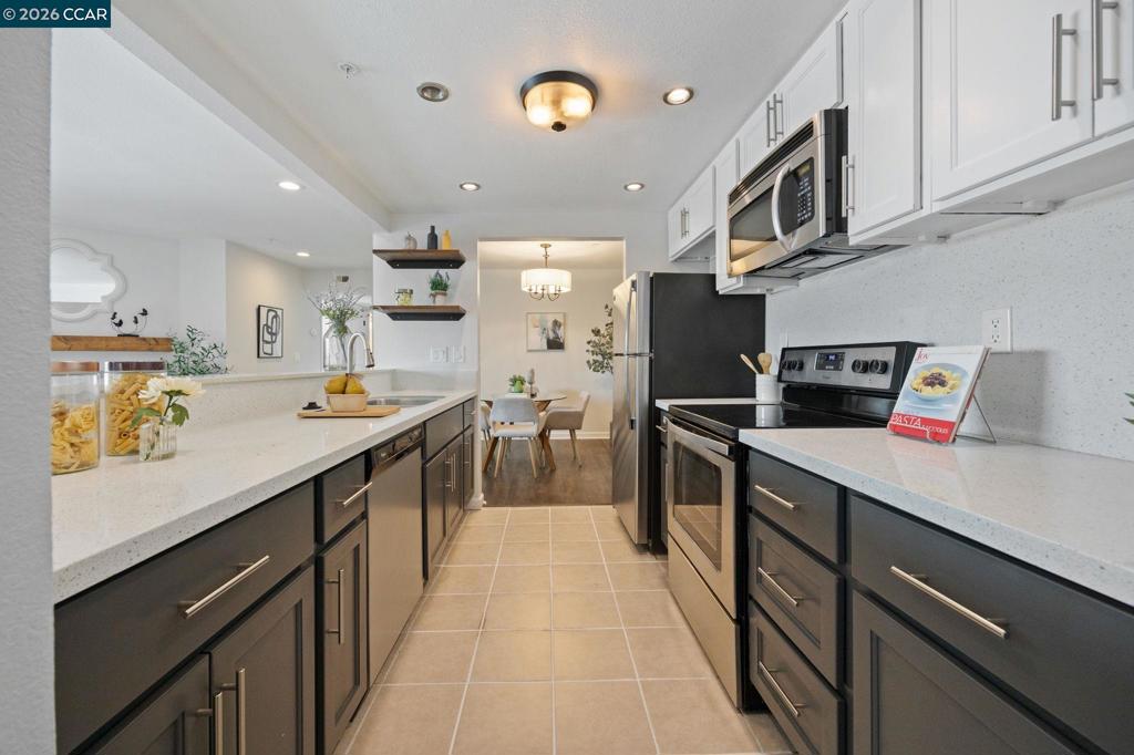 417 Evelyn Avenue 302