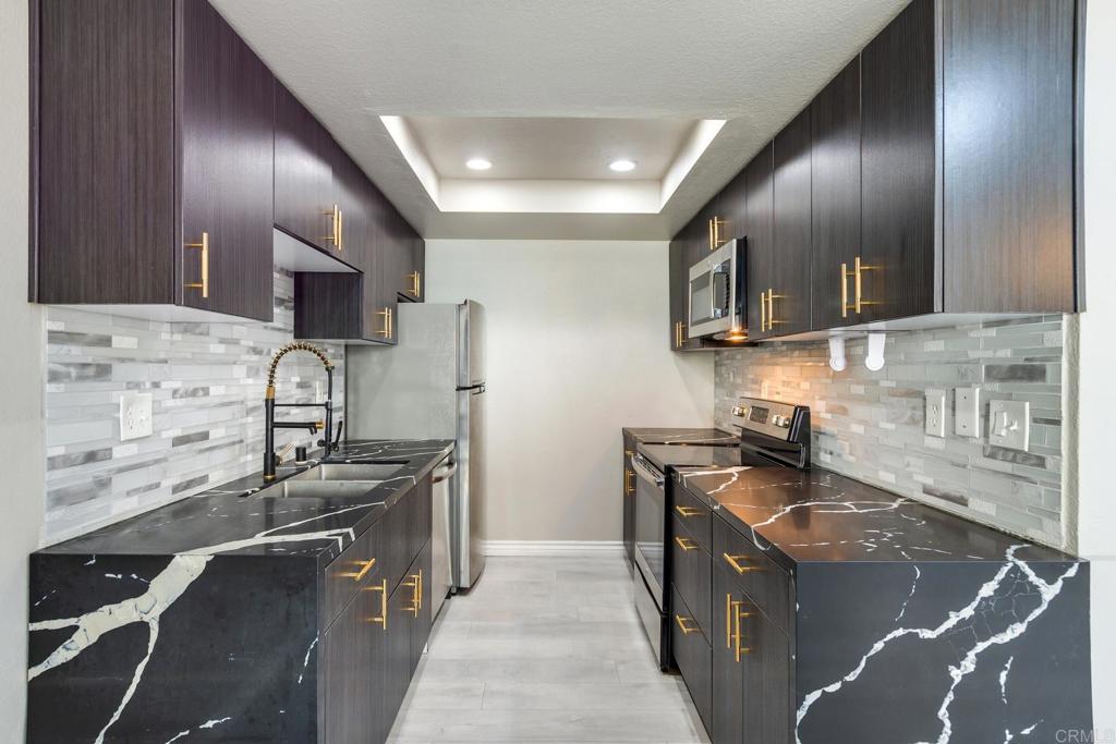 2828 Famosa Boulevard 104