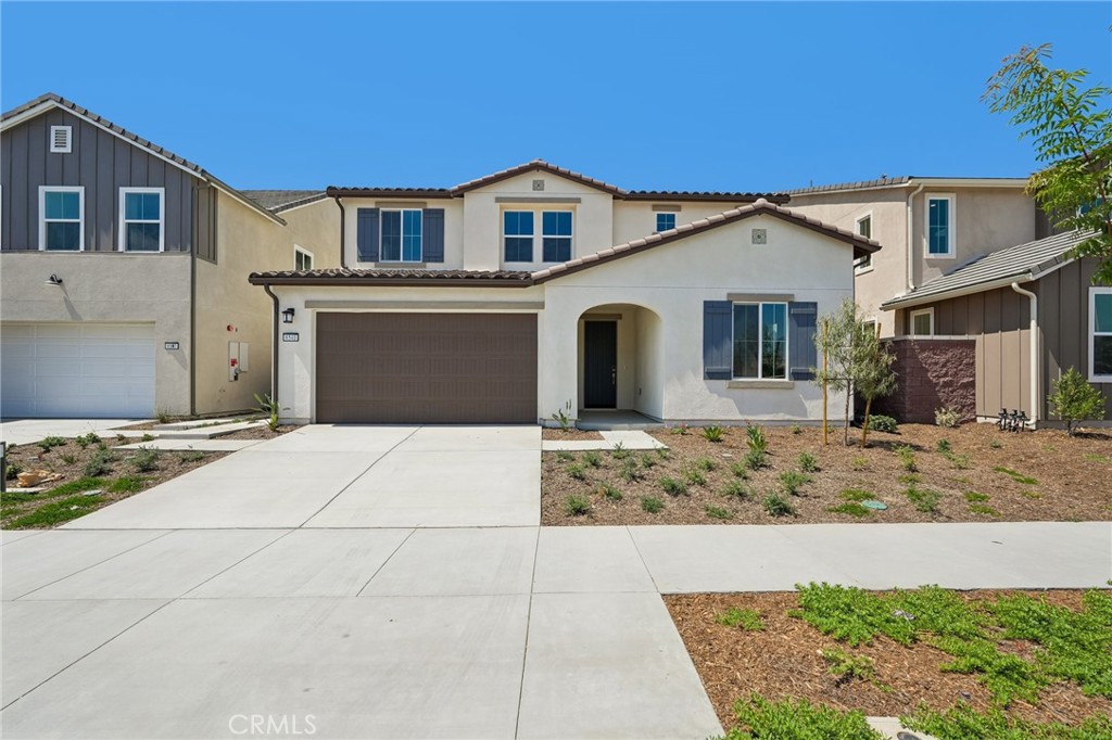 8541 Tamarack Avenue
